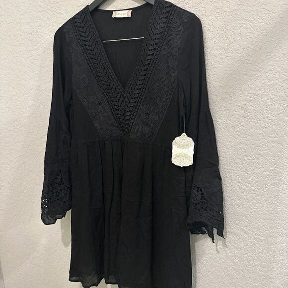 NWT Altar’d State Women's Black V-Neckline Tunic Tops Size Small - Picture 1 of 8